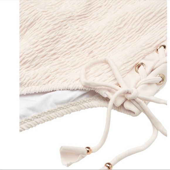 VICTORIA SECRET ruched bathing suit - Picture 4 of 9